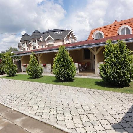 Apartmany Usmev Veľký Meder Екстериор снимка